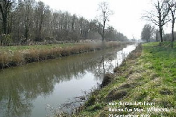 280px-Canal Charente-Seudre 004 auteur signé